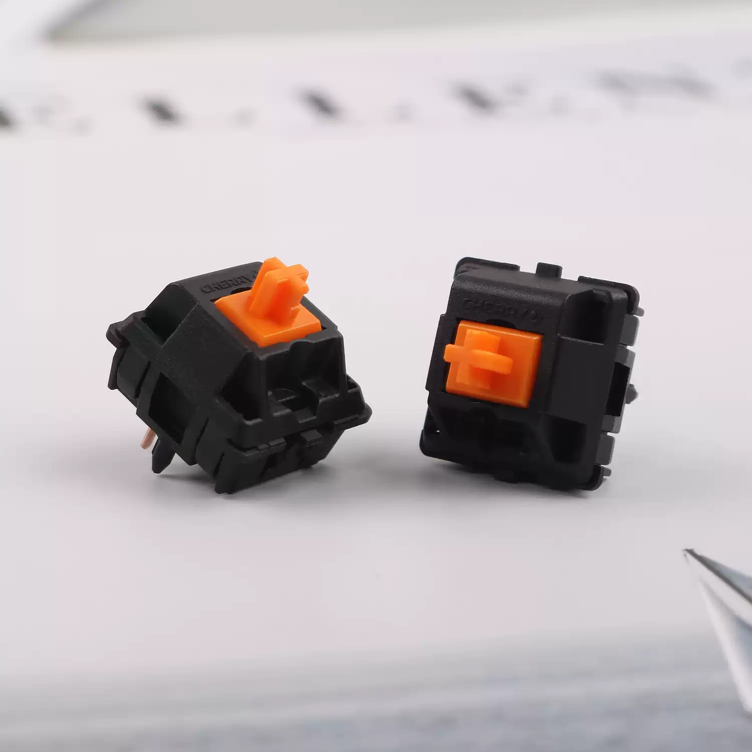 Original Cherry MX2A Orange V2 - Pc Gaming Orange のレビューと価格